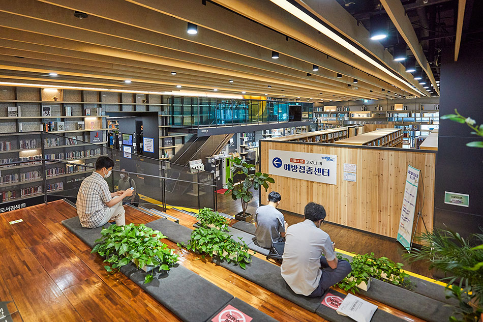 Book Café Hits Korea