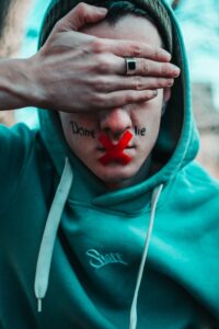 거짓말쟁이, liar, lie