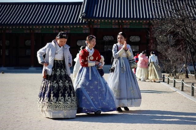 Hanbok Pakaian Tradisional Korea