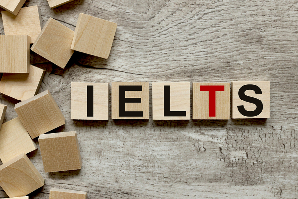 Memiliki sertifikasi kemahiran berbahasa Inggris, seperti IELTS atau TOEFL