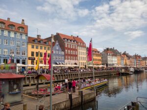 Tengok Tradisi Unik di Denmark