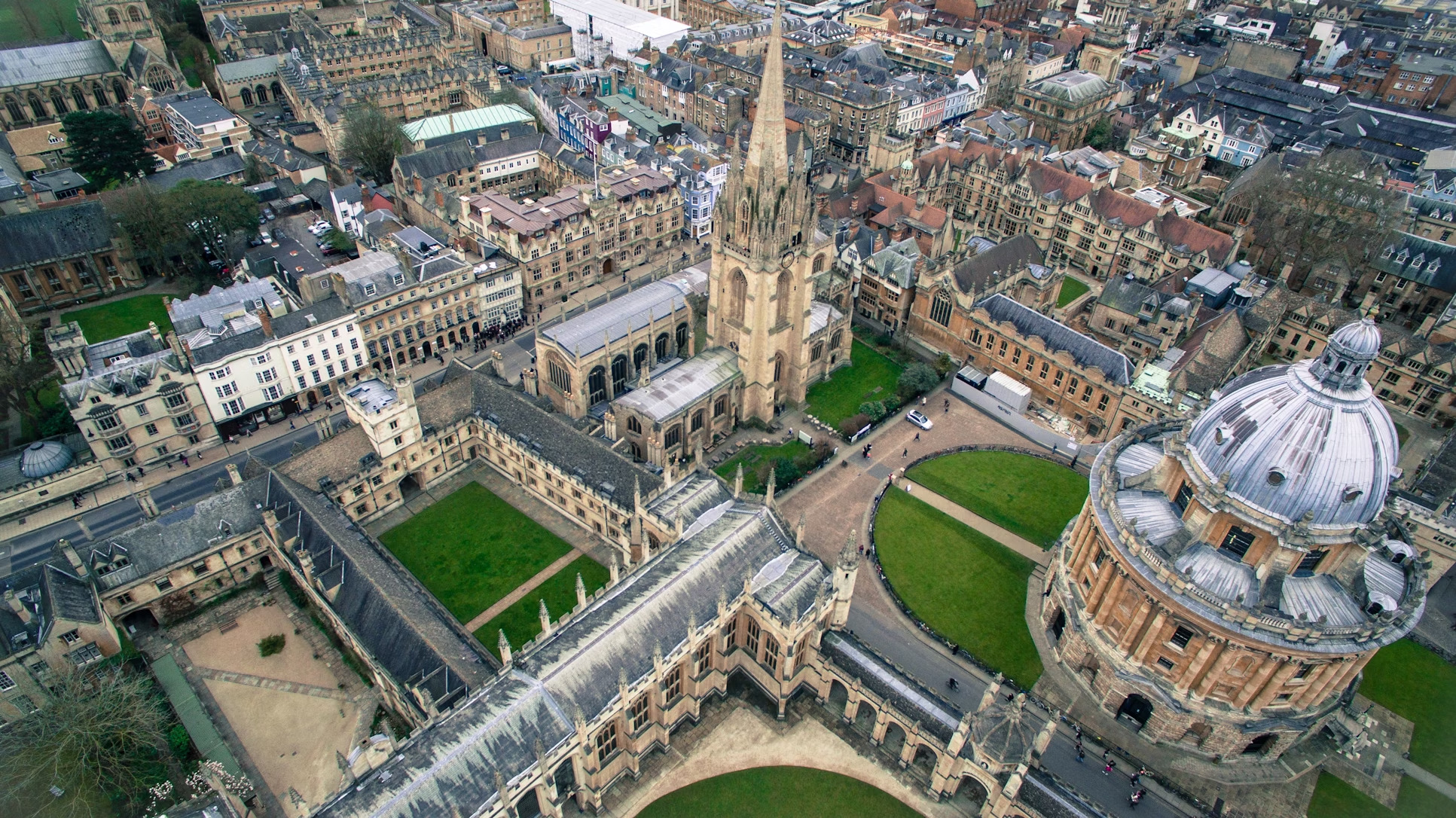 Universitas Paling Estetik di Eropa yang Elegan & Bergengsi: University of Oxford – Inggris