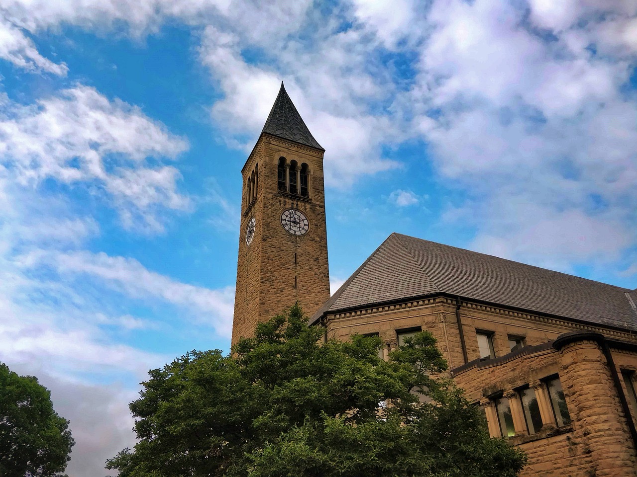 Cara Dapat Beasiswa Kuliah di Ivy League