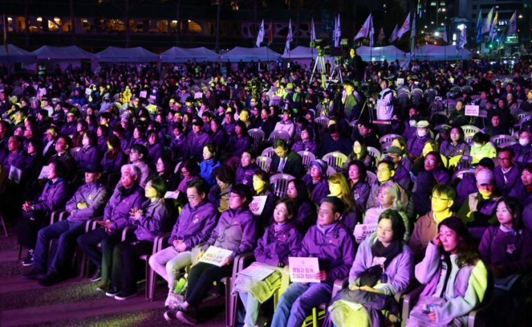 Peringatan 3 Tahun Tragedi Itaewon: Upacara Peringatan Pertama Bersama  Keluarga Korban dan Pemerintah Korea