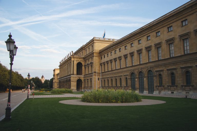 Rekomendasi Kampus Terbaik di Swiss